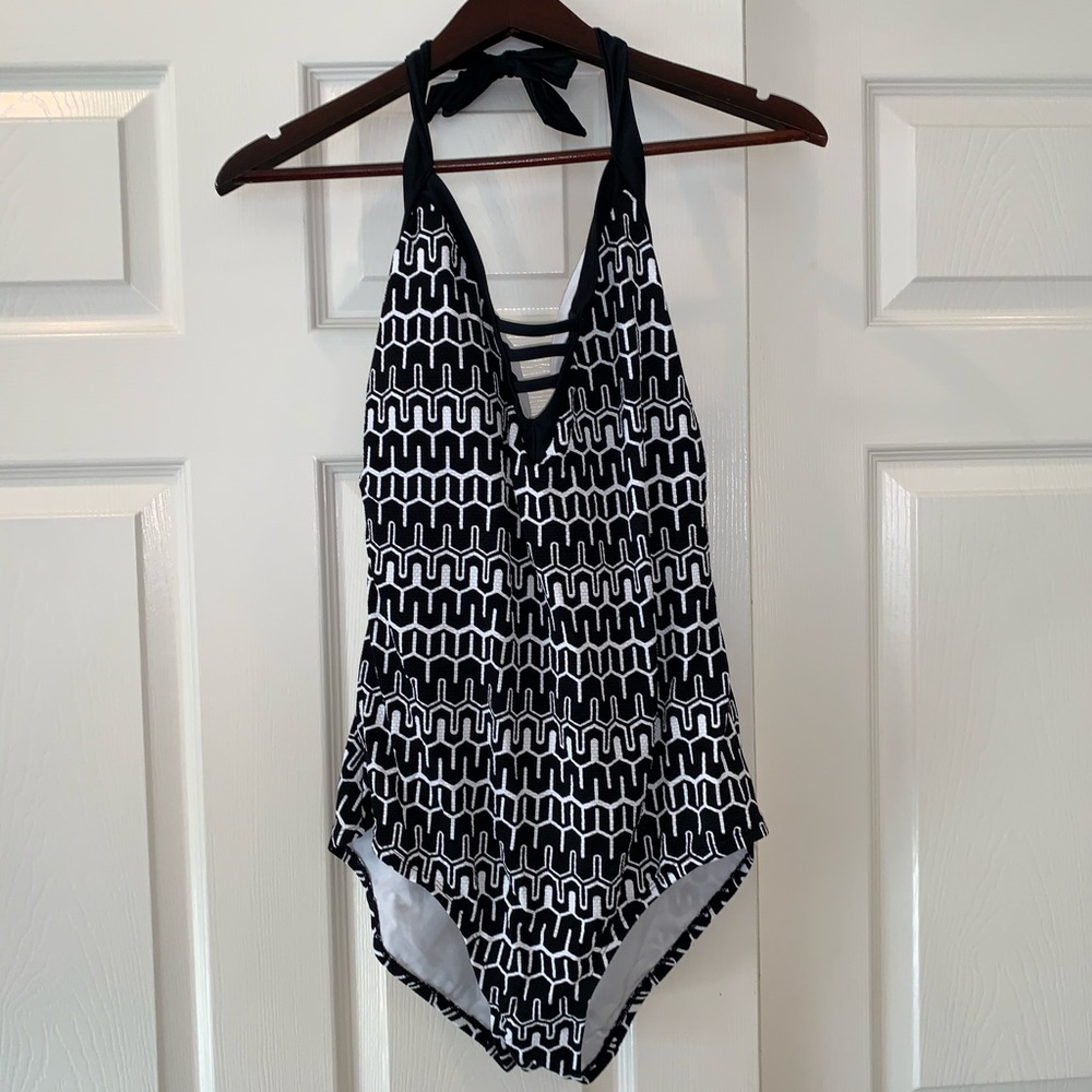 Merona B&W Geometric Pattern One Piece Bathingsuit